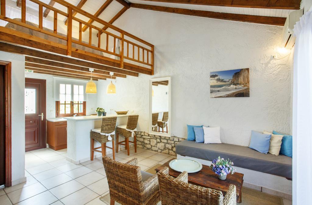 Glyfada Beach Villas Longós Chambre photo